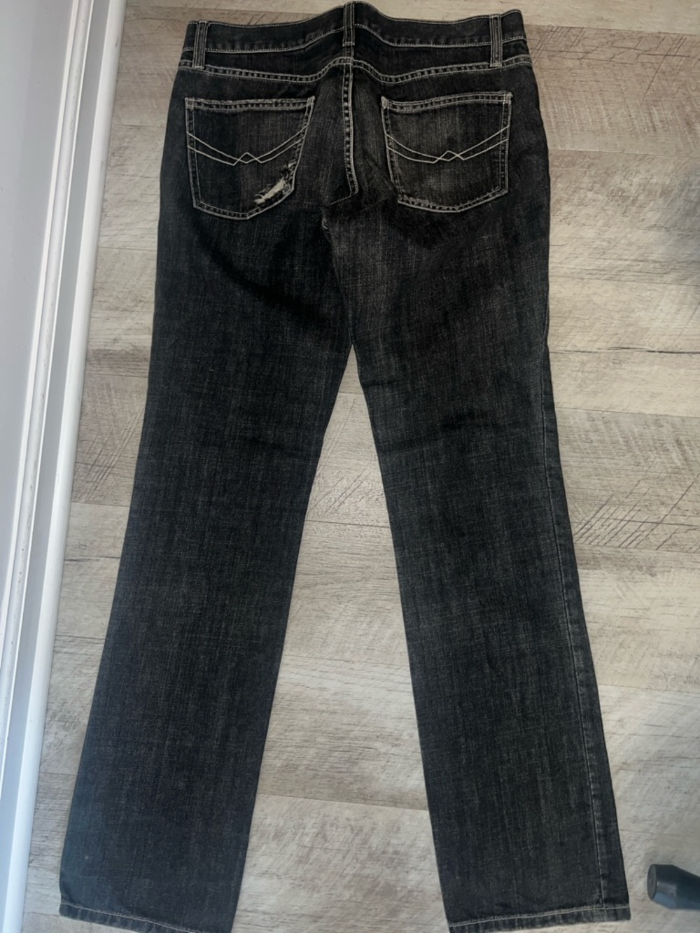GAP Women's Straight-Leg Skinny Jeans in Washed Black - Picture 4 of 5